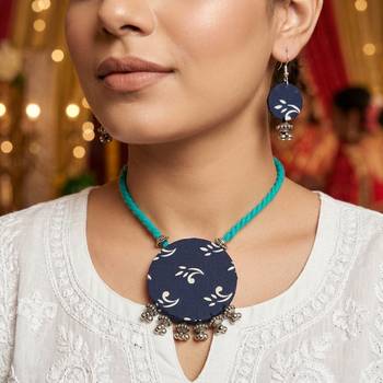 Chic sapphire blue color fabric handcraft necklace set crafted for casual styling 1