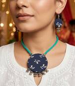 Chic sapphire blue color fabric handcraft necklace set crafted for casual styling