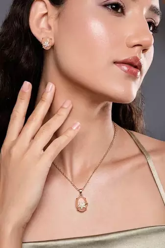 Soft delicate peach color fashion chain pendant with earring set for minimalist style