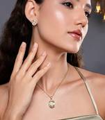 Pristine pure white color fashion chain pendant with earring set for modern dresses
