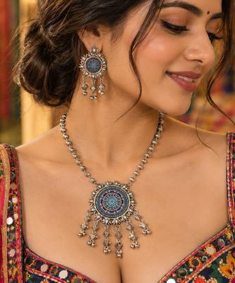 Traditional fine silver color oxidised necklace set suitable for traditional saree outfits 1