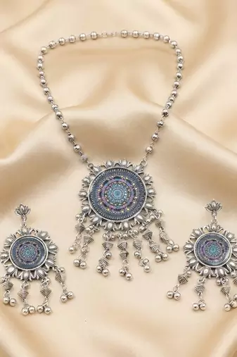 Traditional fine silver color oxidised necklace set suitable for traditional saree outfits