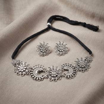 Adorable cute floral silver color oxidised necklace set styled for young girls 1