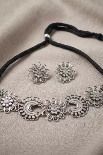 Adorable cute floral silver color oxidised necklace set styled for young girls