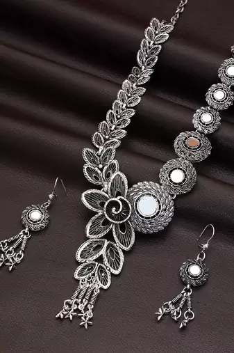 Dazzling vintage silver color mirror work oxidised necklace specially crafted for functions