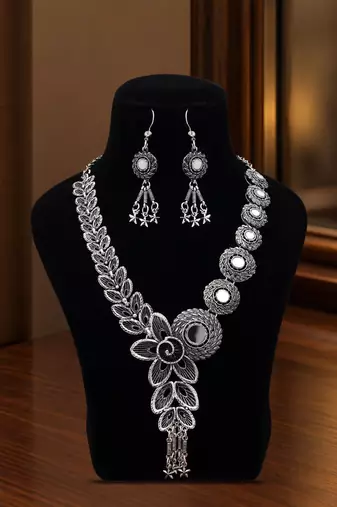 Dazzling vintage silver color mirror work oxidised necklace specially crafted for functions