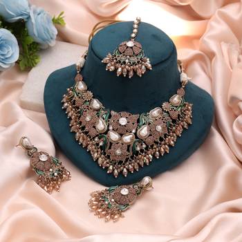 Radiant sheen gold color turkish kundan necklace set suitable for wedding outfits 1