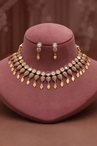 Classic pure white color matte gold necklace set with graceful dangle earrings