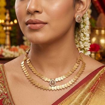Timeless diamond white color matte gold necklace set with elegant stud earrings 3