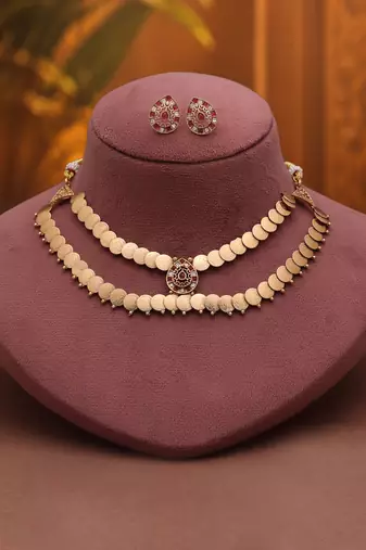 Delicate pink & white color matte gold necklace set with stud earrings