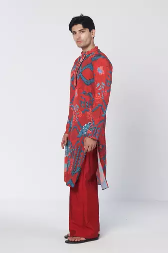 Tabasco red floral printed crepe kurta pant with dupatta stole