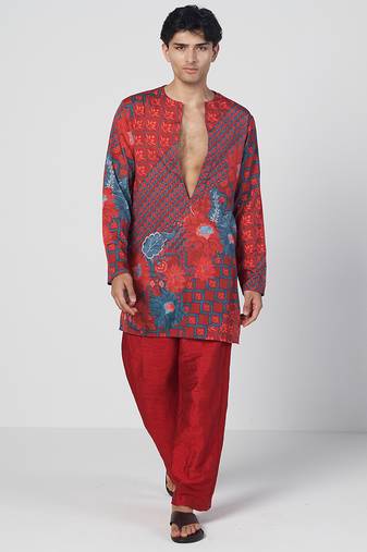 Tabasco red printed crepe and dupion silk kurta pant set