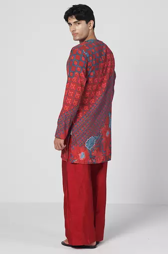 Tabasco red printed crepe and dupion silk kurta pant set