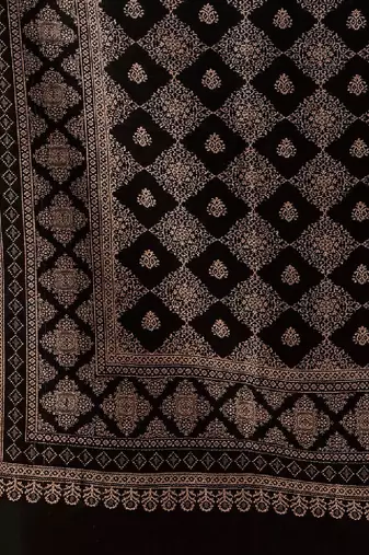 Geometric woven design acrylic & woollen shawl