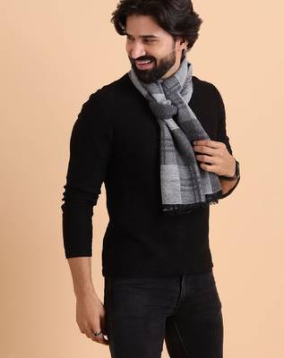 Men patterned reversible woolen muffler 4