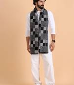 Men patterned reversible woolen muffler