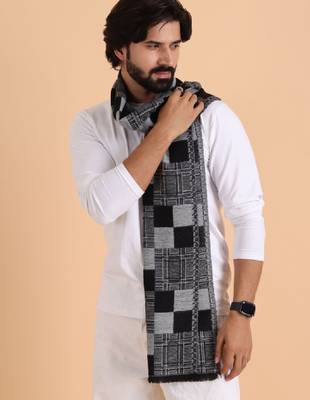 Men patterned reversible woolen muffler 3