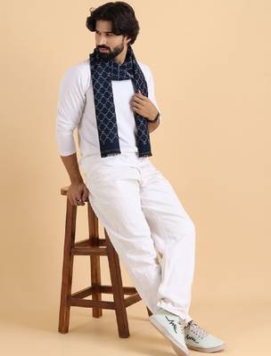 Men patterned reversible woolen muffler 4