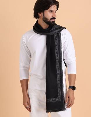Men patterned reversible woolen muffler 1