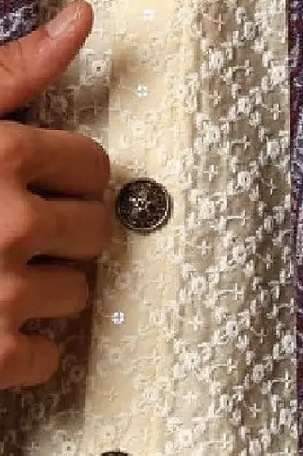 Paisley woven design shawl