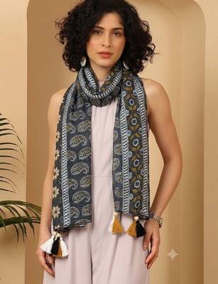 Women printed scarf 1