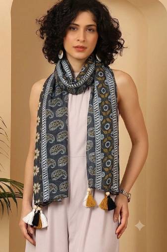 Women printed scarf