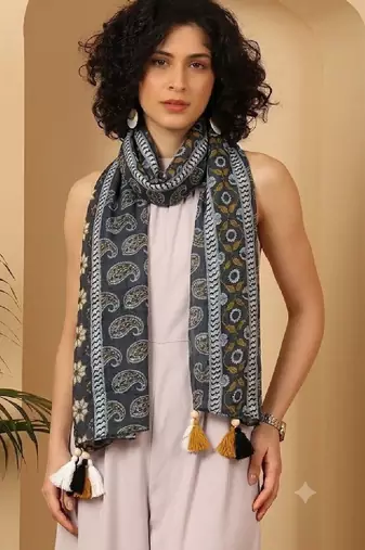 Women printed scarf