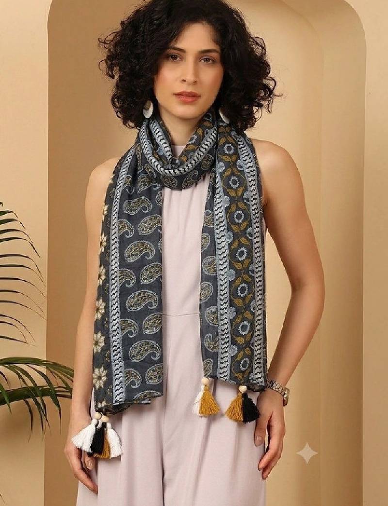 Women printed scarf