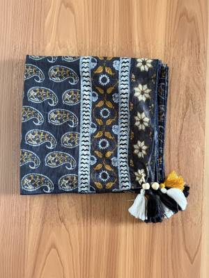 Women printed scarf 3
