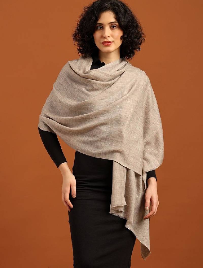 Women fringed stole