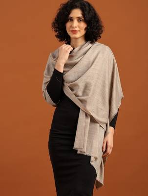 Women fringed stole 3