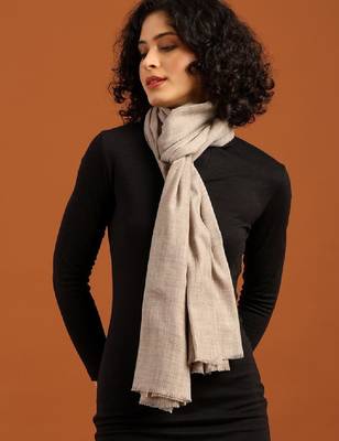Women fringed stole 4
