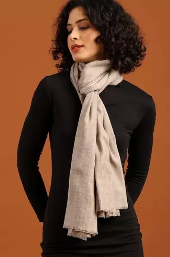 Women fringed stole
