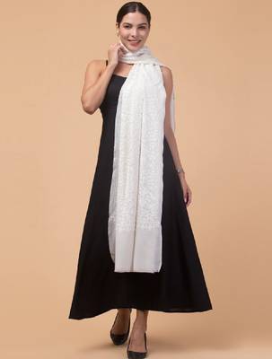 Women jaal embroidered pure wool shawl 3