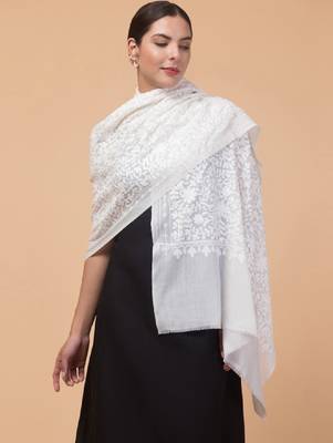 Women jaal embroidered pure wool shawl 4