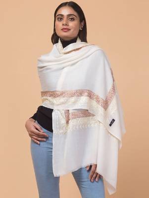 Embroidered woolen stole with fringes 3