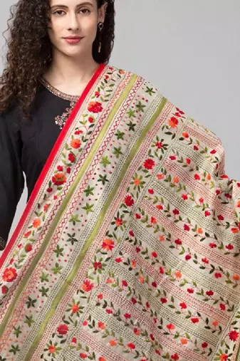 Floral embroidered dupatta with phulkari