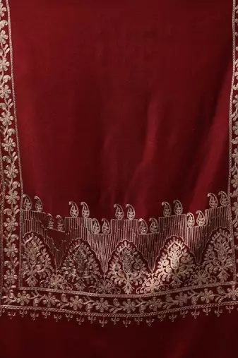 Men woven design kashmiri aari embroidered woolen shawl