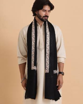 Men embroidered stole 1
