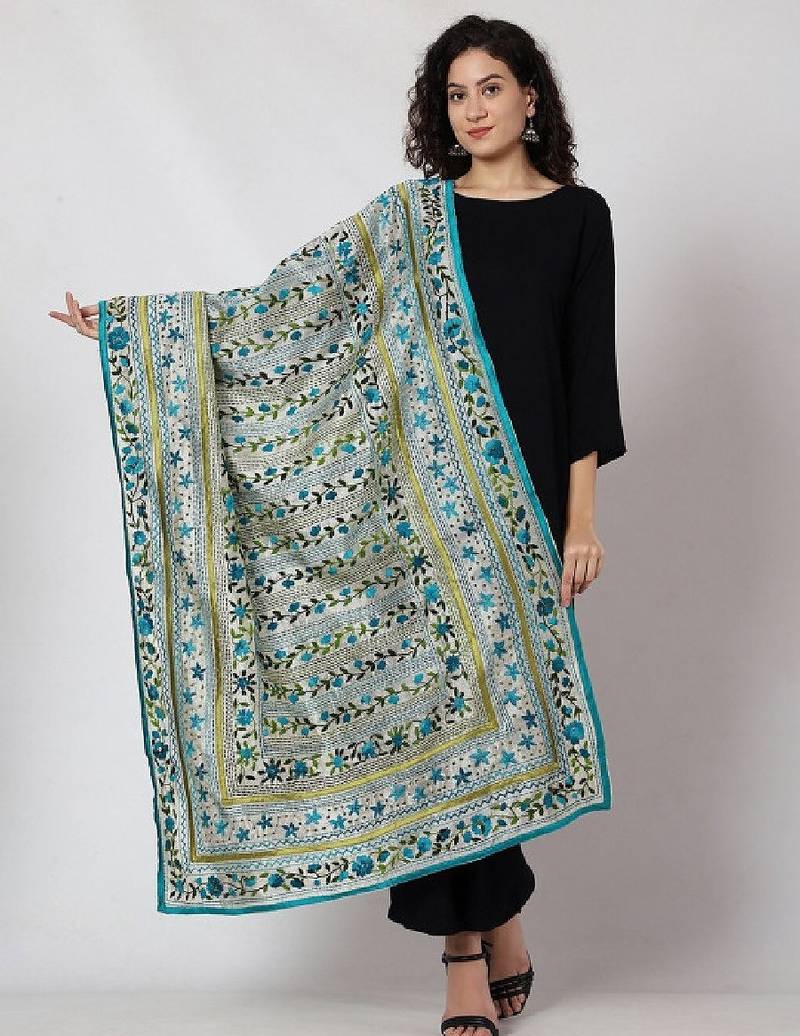 Embroidered dupatta with kantha work