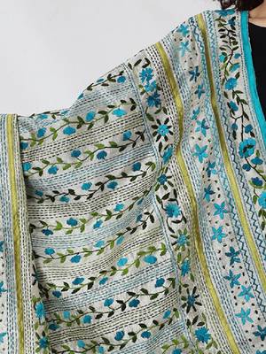 Embroidered dupatta with kantha work 2