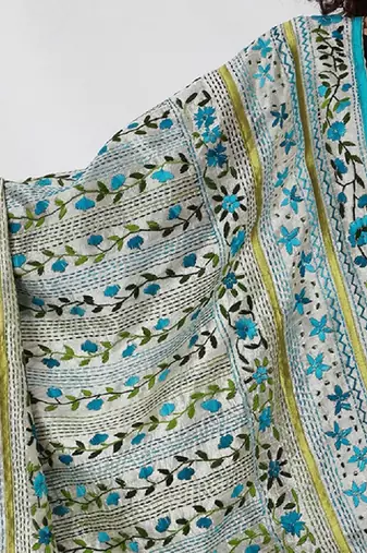 Embroidered dupatta with kantha work