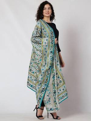 Embroidered dupatta with kantha work 3