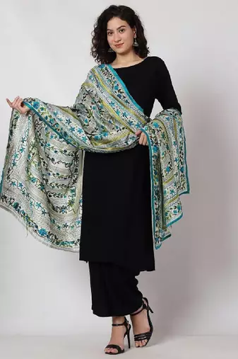 Embroidered dupatta with kantha work