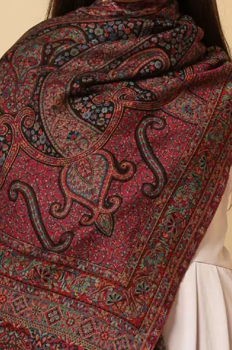 Women paisley woven design shawl