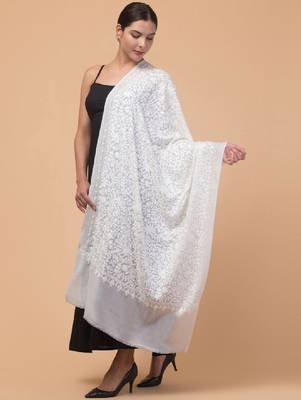 Floral embroidered stole 1