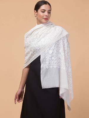 Floral embroidered stole 3