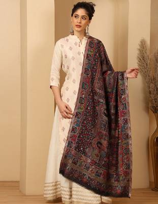 Women woven darbar design fringed stole 1