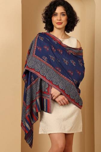 Women paisley woven design stole