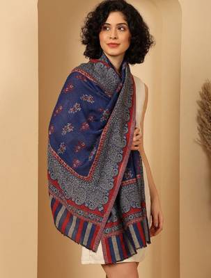 Women paisley woven design stole 2